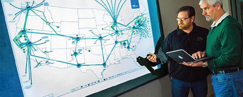 esnet-thumb.jpg Monitoring network traffic in the ESnet server room.